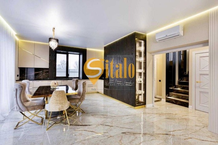 Будинок з сучасним ремонтом в Осокорках - фото 1