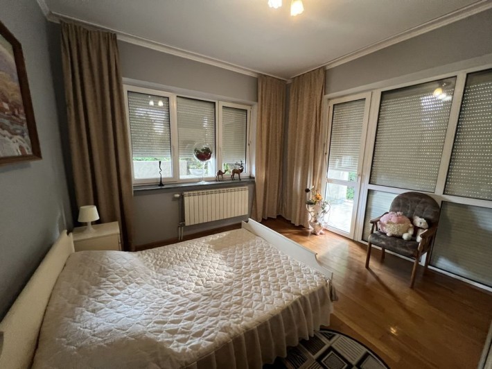 Продаж будинку у місті - фото 1