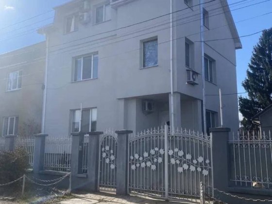 Продаж просторого будинку ! Ужгород