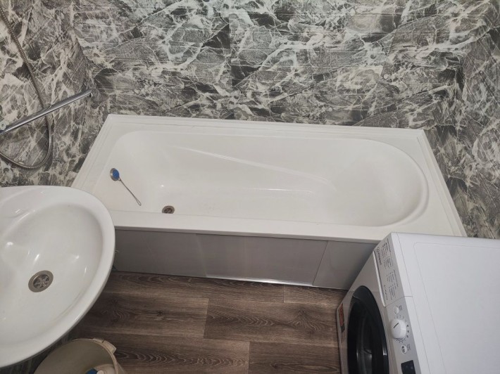 Здам 3-кмн квартиру л.б. - фото 1