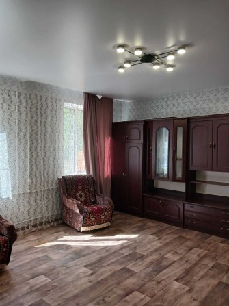Сдам 1-ком. квартиру  на правом берегу по улице 8 Марта. Т - фото 1