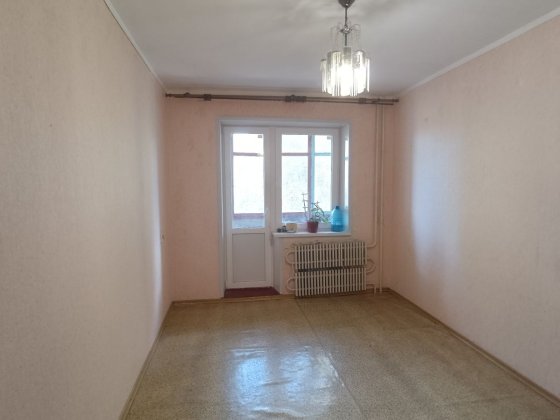 Сдам 3комн, левый берег, средний этаж Кам'янське