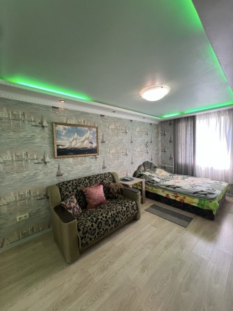 Здам СВОЮ чистеньку 2к.кв. біля моря,Паркова 22 до літа,м.Чорноморськ - фото 1