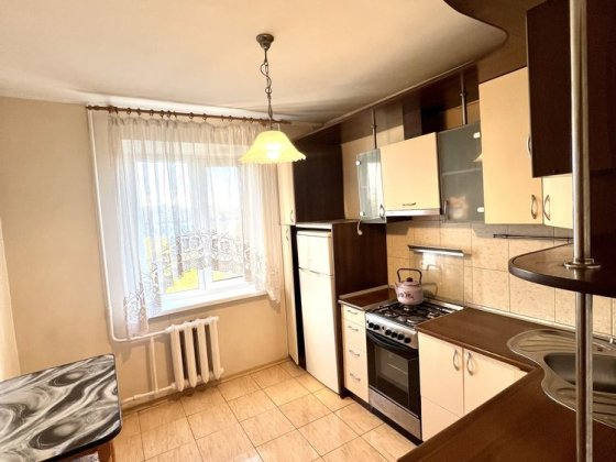 Сдам длительно 2-ку,БЕЗ выселения на лето,р-н 7й школы,не высокий этаж Черноморск