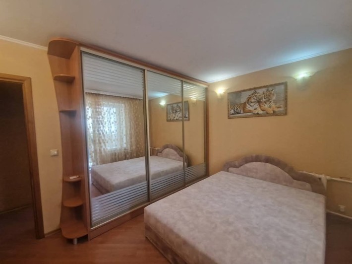 Сдам 3 ком квартиру  на низком этаже - фото 1