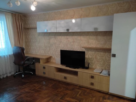 Трикімнатна квартира на довго без виселення  на літо Черноморск