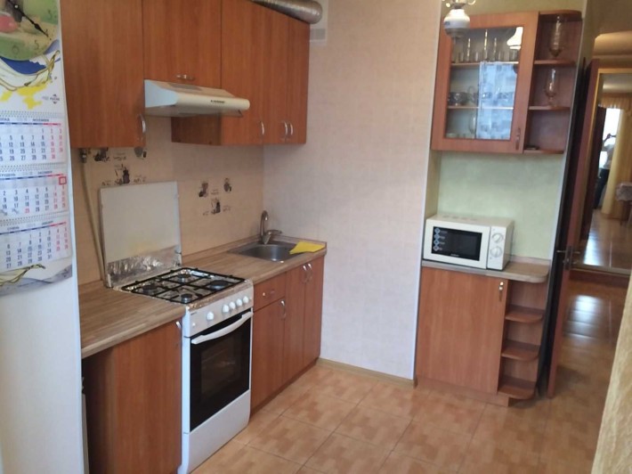 Сдам на год и более 1 комнатную квартиру с удобствами - фото 1