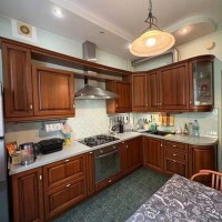 Продаж 4-к квартири вул. Метробудівська 10/11 Київ