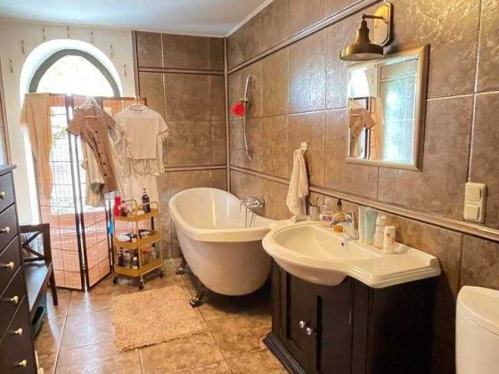 Продам дом с ремонтом. Киев, Голосеево, кризисная цена, без % свой Киев