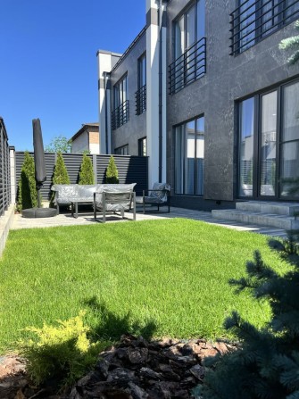 Будинок Осокорки з ремонтом і меблями - фото 1