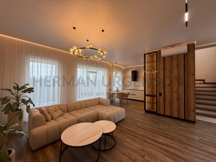 Продаж таунхаусу 145 м.кв / 3 сотки / Ужгород, р-н Садовий - фото 1