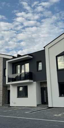 Продаж таунхаусу з ремонтом від власника - фото 1