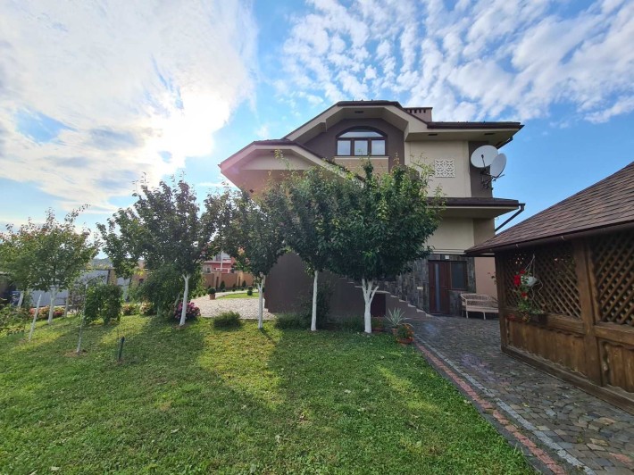 Продаж. 2 поверх будинок, 10 соток / Ужгород - фото 1