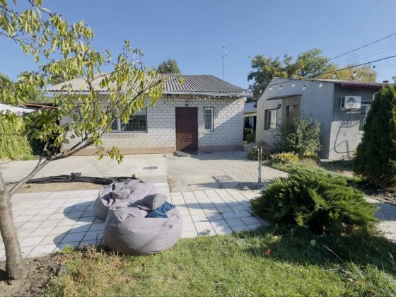 Продам дом 100кв левый берег АНД с гостевым домом Днепр