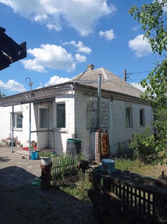 Срочно продам добротный дом - фото 1