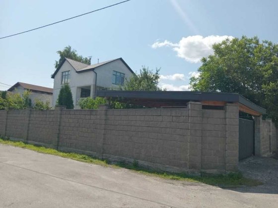 Чудова локація! Будинок 215м газ 49 Садова Славутич Осокорки! Сховище Киев