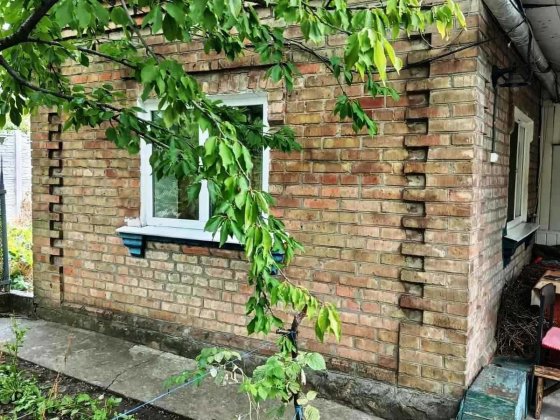 Газифицированные полдома и жилая времянка для 2-х семей