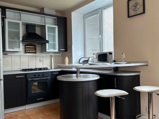 Здається 2 кімнатнв квартира в центрі міста. Каменец-Подольский