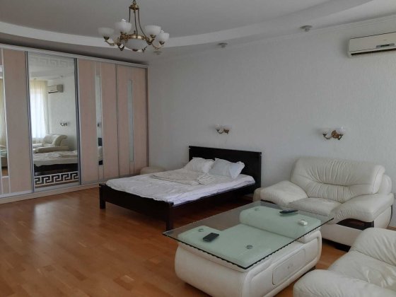 Сдам на год и более евродвушку в переулке Хантадзе с евроремонтом Чорноморськ