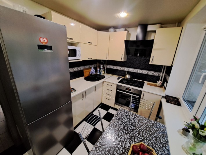 Аренда 3 ком.кв.ул.Нади Курченко 14 р-н Даманский - фото 1