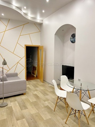 Раздельная 3-к. квартира в центре Одессы. - фото 1