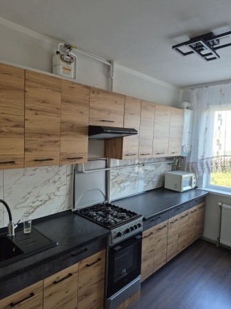 Здається вперше трьохкімнатна в центрі міста. - фото 1