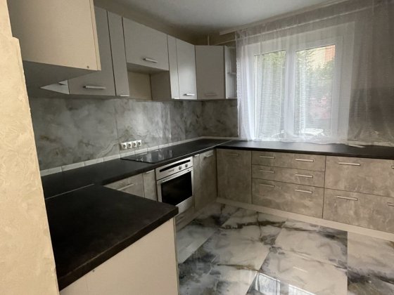 Здається вперше 4 кімнатна квартира Росвигово. Мукачево