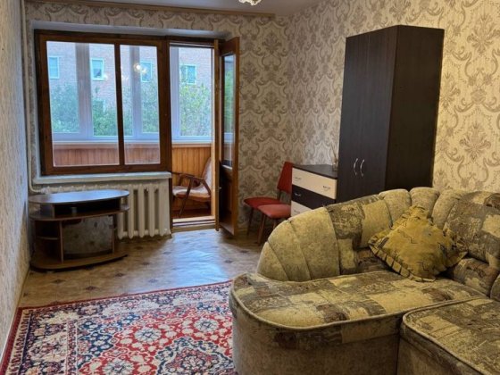 Здається в оренду 2-кімнатна квартира в центрі м. Прилук  на 2 поверсі Прилуки