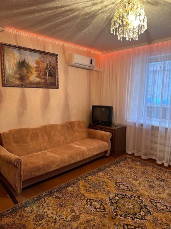 Сдам 1-но комнатную квартиру в центре - фото 1