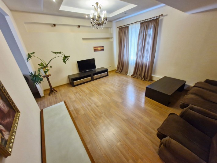 Продам шикарный дом с ремонтом на Клочко, Левый берег - фото 1