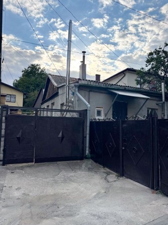 Продам часть дома в центре с новым ремонтом от собственника - фото 1