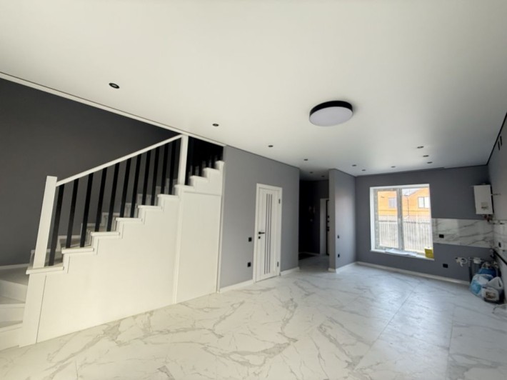 Продам Таунхаус з ремонтом - фото 1