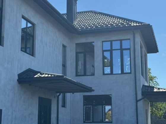 Продаж будинку. 255кв.м+підвал. Метро Нивки Киев