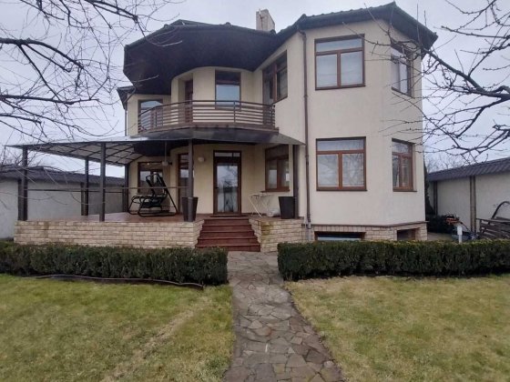 Чапаївка   Елегантний  2-х пов. будинок - 265кв.м. на 10сот. землі Киев