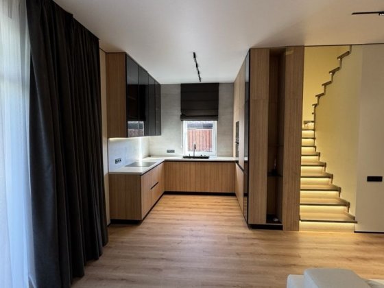 Будинок з ремонтом Киев