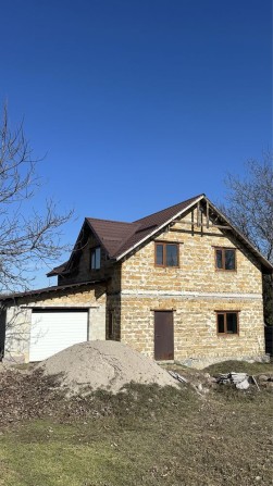 Прожаж 2х поверхового будинку з хлрошою локацією . - фото 1