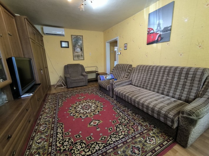 Продажа будинку в районі Новомиколааївка з гаражем - фото 1