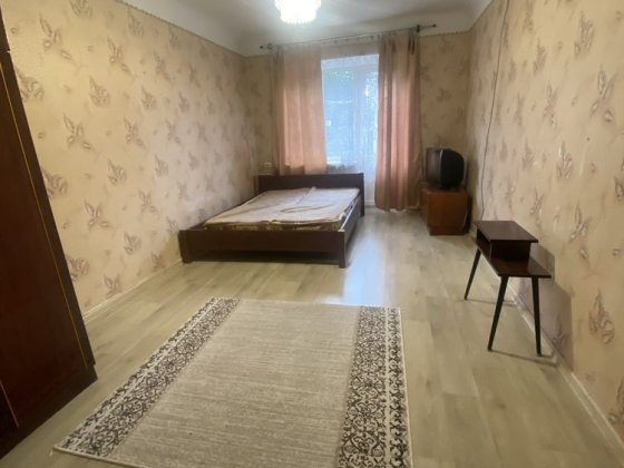 Оренда 2ох кім з гарною косметикою в центрі міста Шептицький