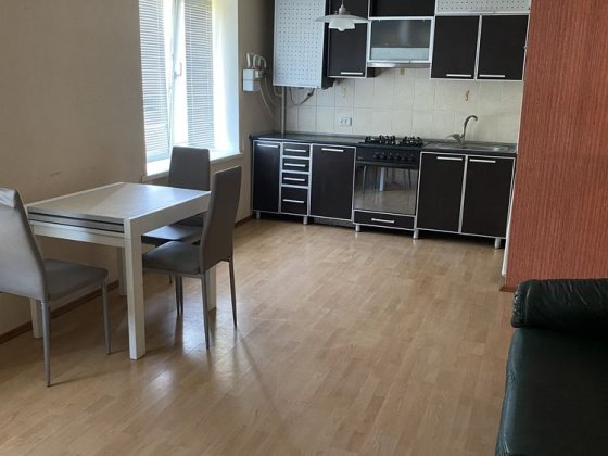 Здається 2х кімнатна квартира в Гнівані Гнивань