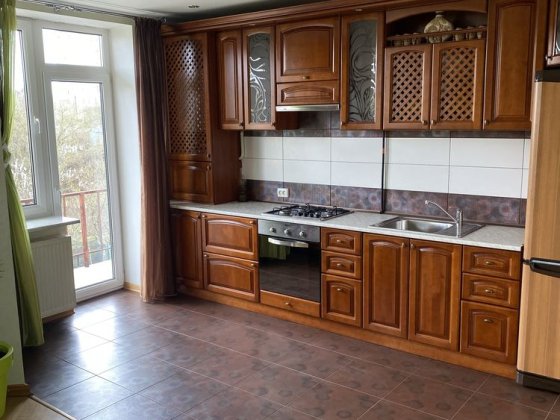 Оренда квартири великогабаритна 3 кімнатна Рованцы