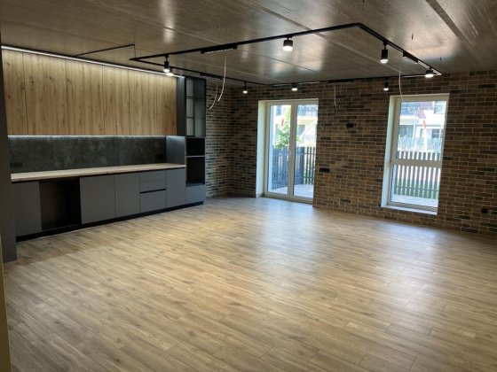 Квартира в оренду 1 поверх з власною терасою жк Стайл Ап Липины