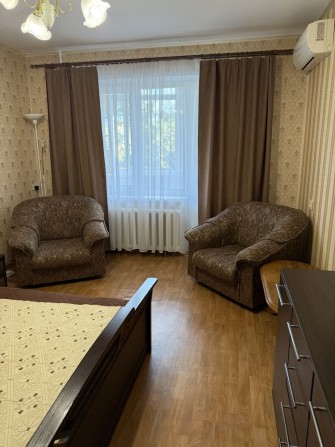 Здам в оренду 1-кімн квартиру на Наберіжній Перемоги - фото 1