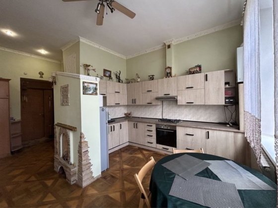 Оренда 2 кімнатна квартира в цетрі міста вул.Січових Стрільців Крихівці