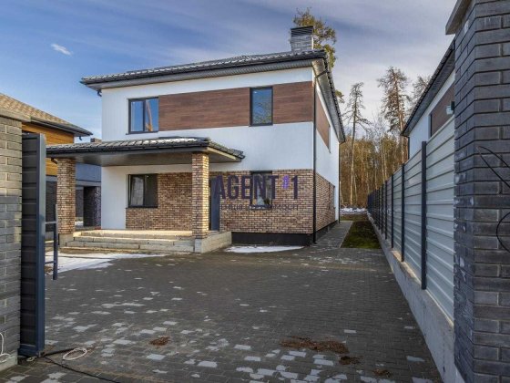 Продаж дуже якісного будинку в ексклюзивній локації в Києві. Киев