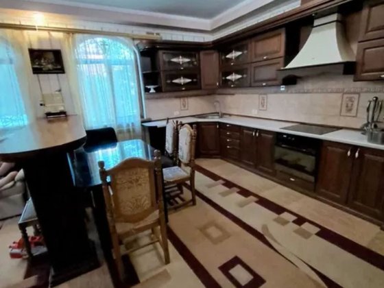 Терміновий продаж! Продам дуплекс 125,1 м2 з гаражем в центрі міста. Кропивницький