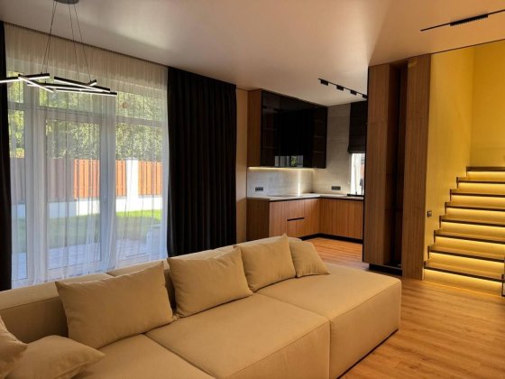 Будинок (без%) 136м² та 3 с. (завершують ремонт) 1 км до м. Славутич Киев