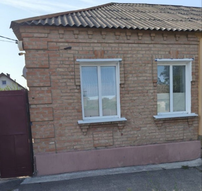 Продам пів будинку. Миколаївка. Окремий в'їзд та двір. - фото 1