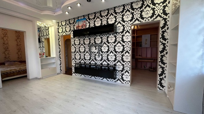 ПРОДАМ ЗАМЕЧАТЕЛЬНЫЙ 3К Дом Днепр возможно в рассрочку по ул. Киевской - фото 1