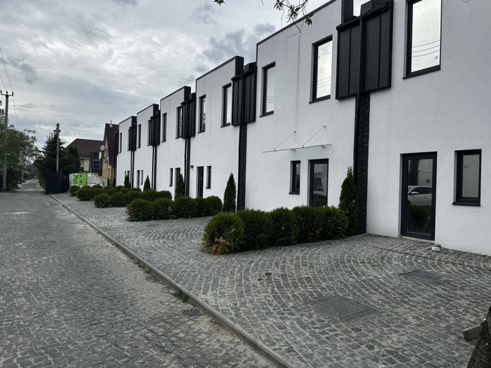 Таунхаус квартира Киев метро Осокорки озеро Дарницкий без % рассрочка - фото 1