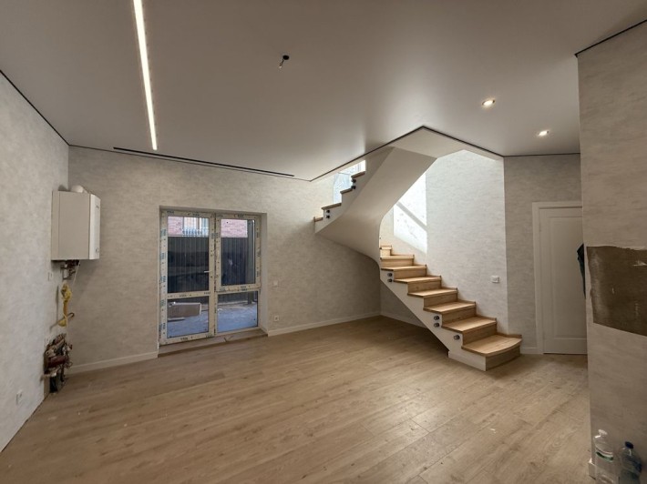 Продам дуплекс з ремонтом - фото 1